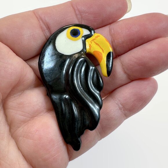 Toucan Brooch, Bird Brooch, Ceramic, Vintage, Funky, Kitschy, Handmade, 2 1/4" - Picture 1 of 3